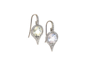 sapphire-and-diamond-earrings